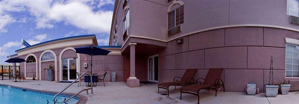 Wingate By Wyndham San Marcos Hotel Exterior photo